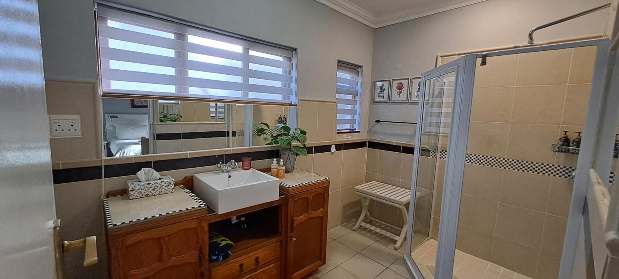 The Vic 1906 Self Catering Units Apartment *